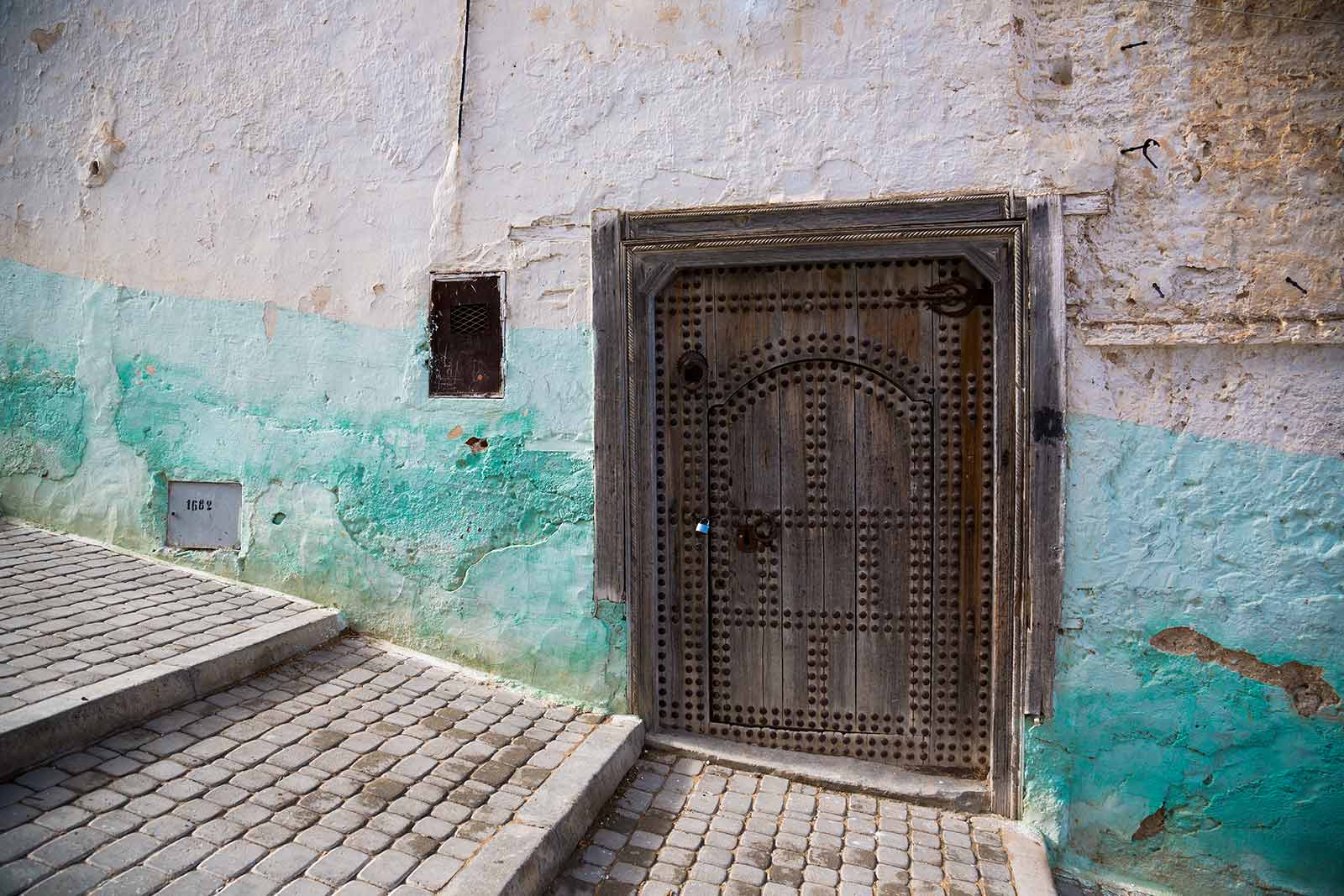 For some (Western) visitors, Moulay Idriss may still be too "dirty" or "undeveloped", yet it is exactly that, that makes it authentic and gives it its charm.
