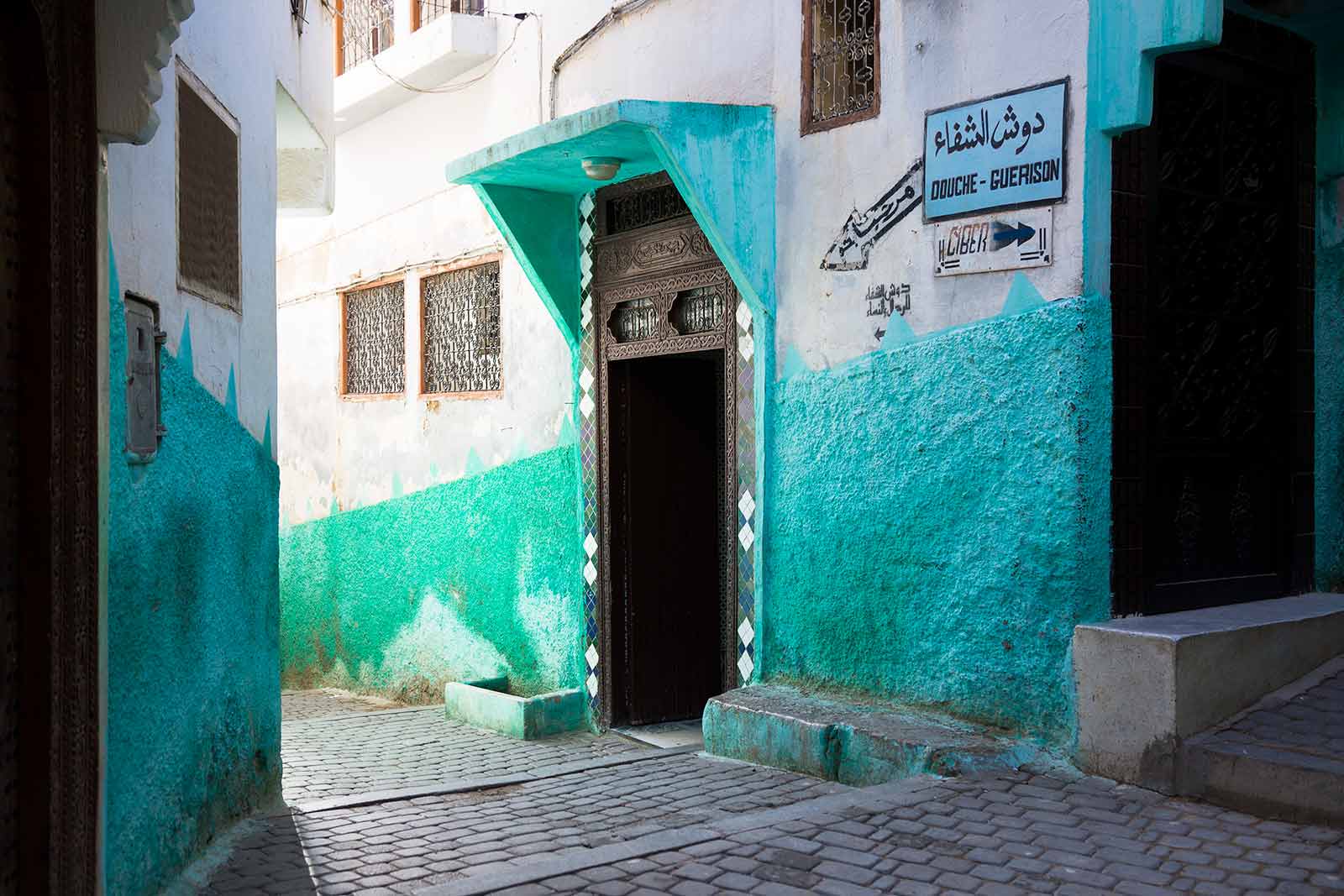 While the streets in the Medinas of Marrakech, Chefchaouen or Fes are invigorating, they can also be exhausting. Moulay Idriss is the perfect spot to get away from the bustling city life, while still being in a city.
